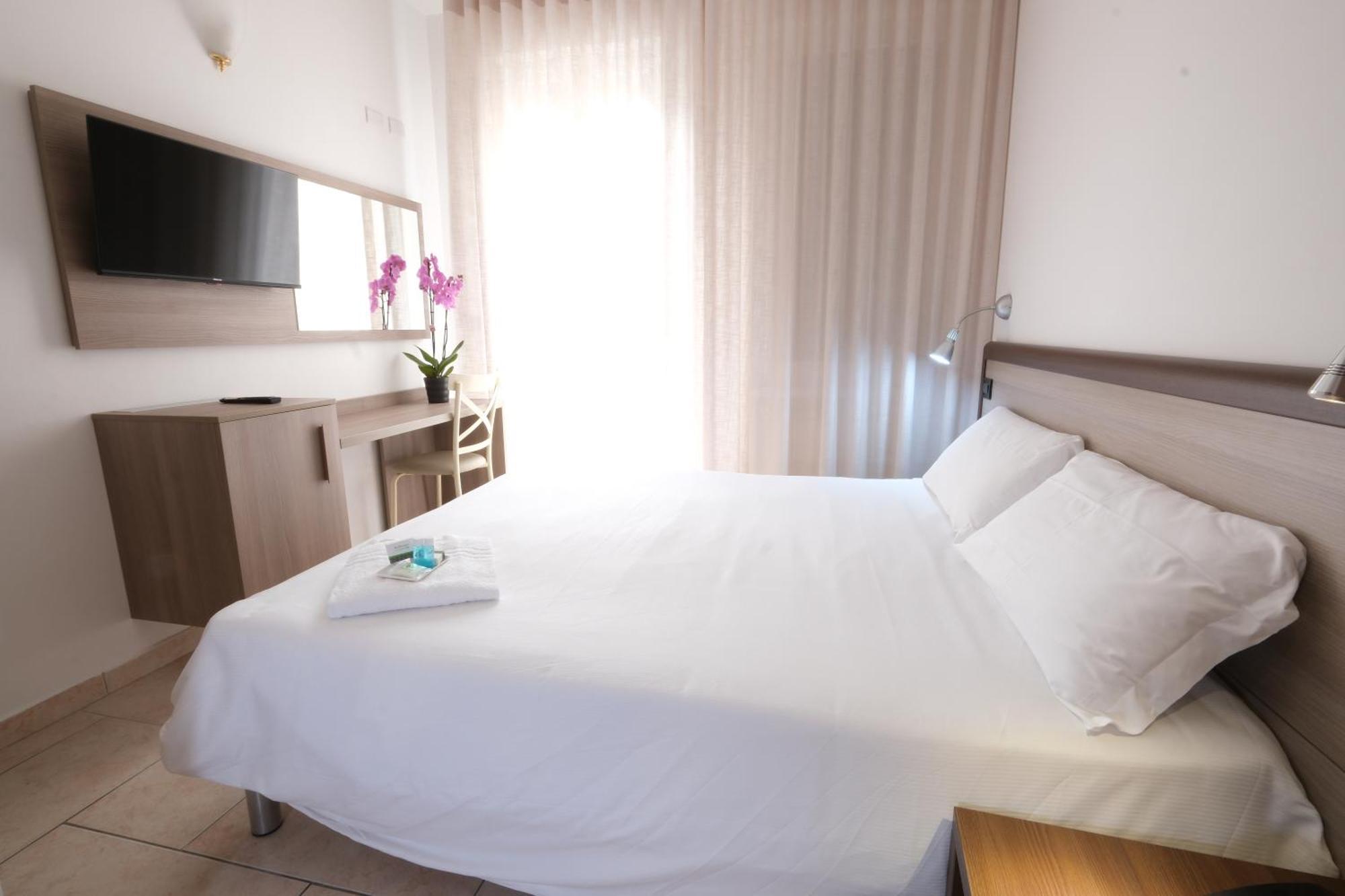 Hotel Nuovo Metro Милано Екстериор снимка