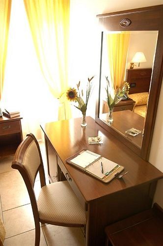 Hotel Nuovo Metro Милано Екстериор снимка